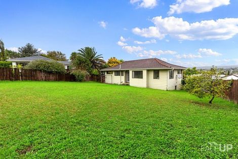 Photo of property in 10 Pahi Place, West Harbour, Auckland, 0618