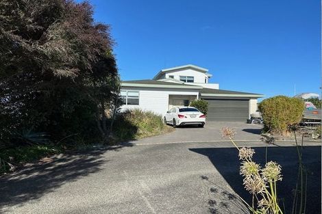 Photo of property in 1415 Whangaparaoa Road, Army Bay, Whangaparaoa, 0930