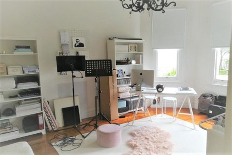 Photo of property in 18 Trinidad Road, Sunnynook, Auckland, 0620