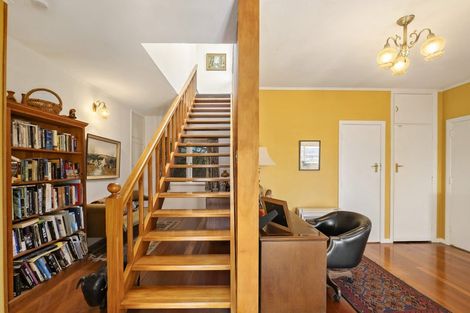 Photo of property in 70 Nevay Road, Karaka Bays, Wellington, 6022