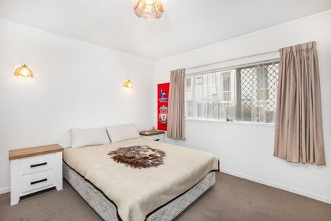Photo of property in 213 Royal Road, Massey, Auckland, 0614
