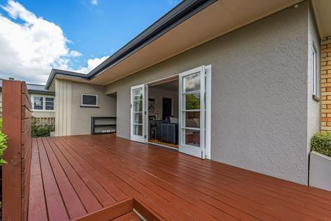 Photo of property in 11 Durham Crescent, Palmerston North, 4414