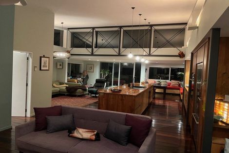 Photo of property in 10 Cave Road, Houghton Bay, Wellington, 6023