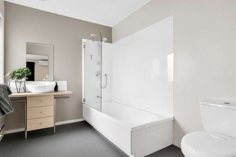 Photo of property in 1 Melia Place, Stanmore Bay, Whangaparaoa, 0932