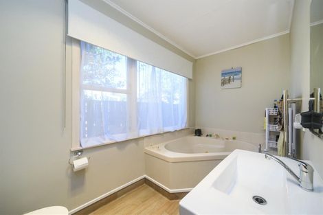 Photo of property in 16 Maunder Street, Marton, 4710