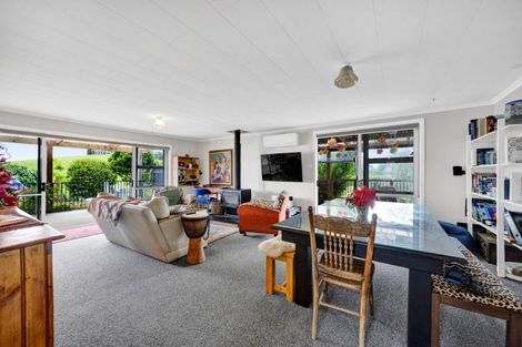 Photo of property in 20 Dudley Road Lower, Inglewood, 4386