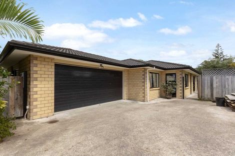 Photo of property in 25a Chorley Avenue, Massey, Auckland, 0614