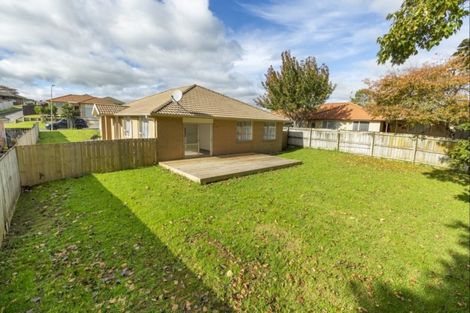 Photo of property in 5 Kathleen Reece Place, Waiuku, 2123