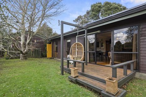 Photo of property in 9 Warden Place, Mangere Bridge, Auckland, 2022