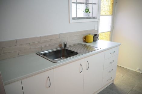 Photo of property in 10 Sylvan Crescent, Te Atatu South, Auckland, 0610