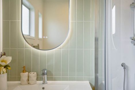Photo of property in 1/20 Celeste Place, Totara Vale, Auckland, 0627