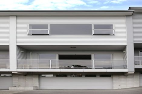 Photo of property in The Strand, 5/16 Ronald Street, Strandon, New Plymouth, 4312