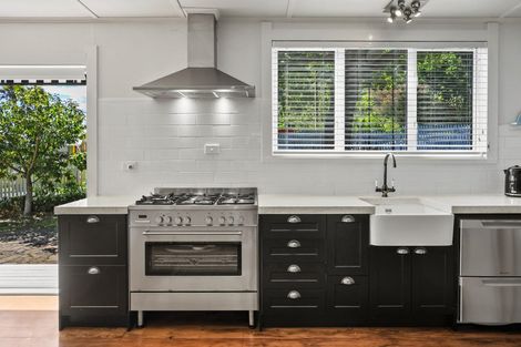 Photo of property in 324 Thames Coast Sh25 Road, Thornton Bay, Thames, 3575