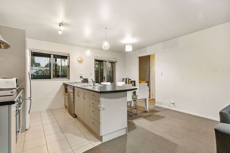 Photo of property in 72 Kervil Avenue, Te Atatu Peninsula, Auckland, 0610