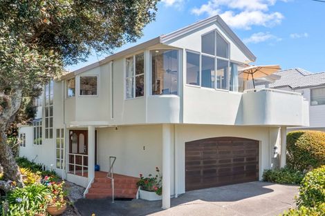 Photo of property in 1/30 Bevyn Street, Castor Bay, Auckland, 0620