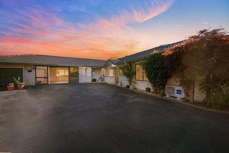 Photo of property in 180 Settlement Road, Papakura, 2110