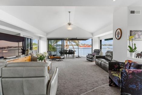 Photo of property in 14 The Parade, Bucklands Beach, Auckland, 2012