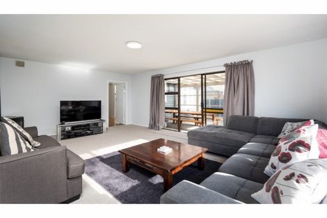 Photo of property in 28 Taurima Street, Hei Hei, Christchurch, 8042