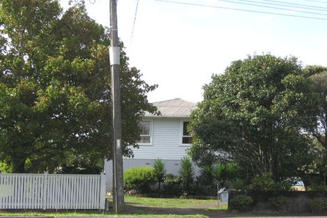 Photo of property in 165 Hobsonville Road, West Harbour, Auckland, 0618