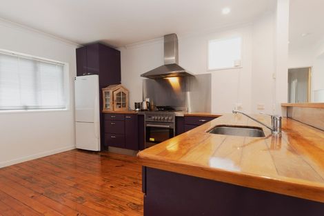 Photo of property in 7 Ferry Road, Wade Heads, Whangaparaoa, 0932