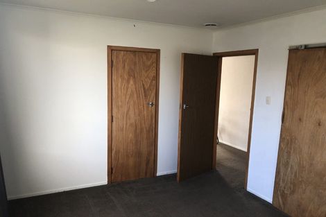 Photo of property in 12 Riversdale Drive, Merrilands, New Plymouth, 4312