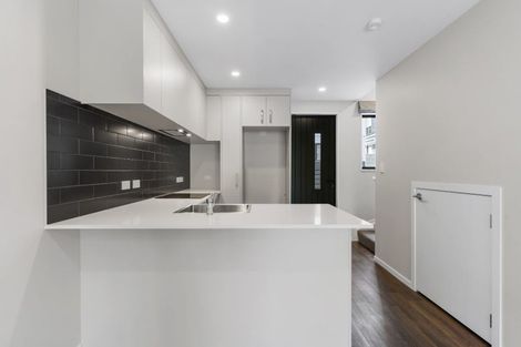 Photo of property in 46 Tokai Place, Glen Eden, 0602