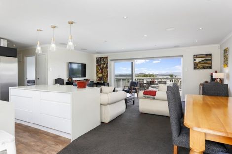 Photo of property in 18 Kanohi Terrace, Mangere Bridge, Auckland, 2022