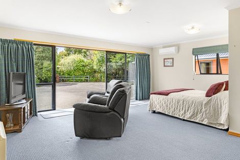 Photo of property in 39 Kew Road, Westport, 7825