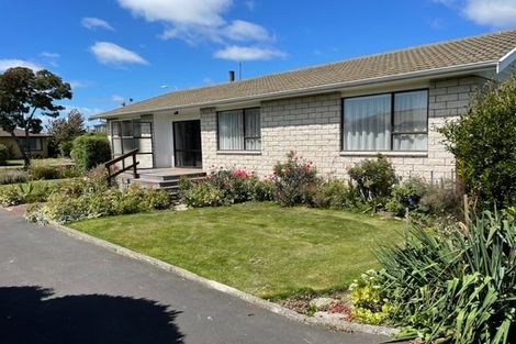 Photo of property in 39 Dunbarton Street, Redwood, Christchurch, 8051