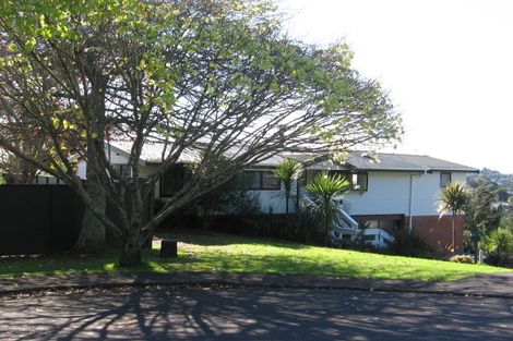 Photo of property in 22 Longfellow Parade, Glen Eden, Auckland, 0604