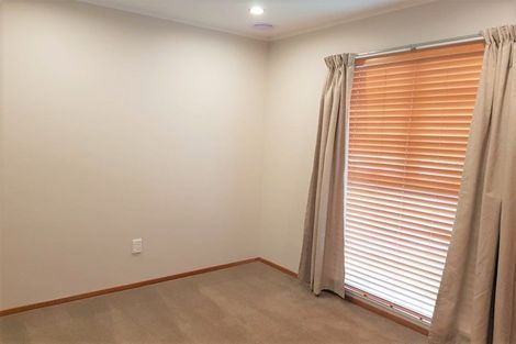Photo of property in 86 Omapere Street, Whitby, Porirua, 5024