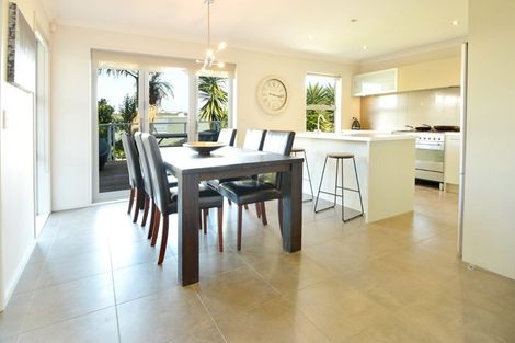 Photo of property in 114a Tiroroa Avenue, Te Atatu South, Auckland, 0610