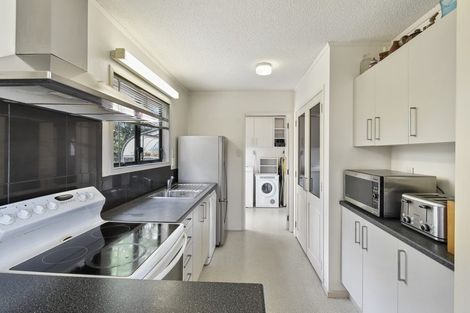 Photo of property in 2 Paulownia Place, Totara Heights, Auckland, 2105