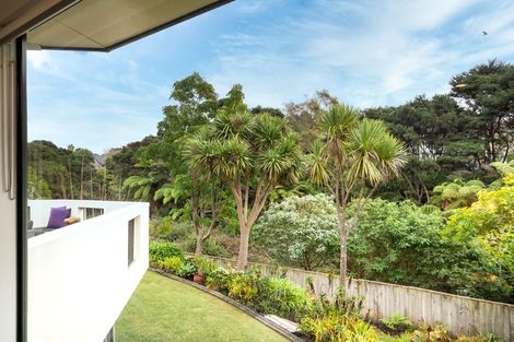Photo of property in 35 Vermeer Place, West Harbour, Auckland, 0618