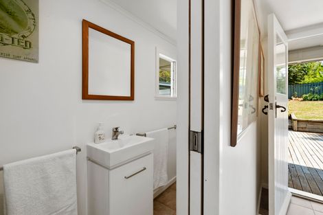 Photo of property in 3 Kowhai Terrace, Leigh, 0985