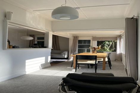 Photo of property in 104 Fulford Street, New Plymouth, 4310