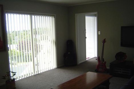 Photo of property in 1/21 Laurina Road, Sunnynook, Auckland, 0620