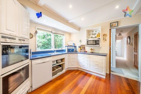 Photo of property in 5 Mokopuna Grove, Stokes Valley, Lower Hutt, 5019