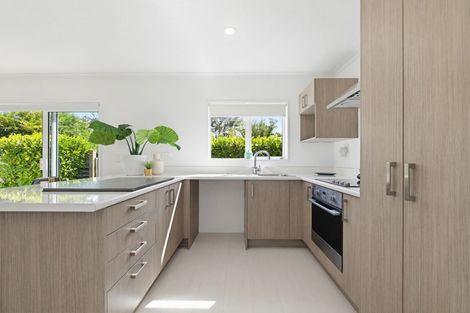 Photo of property in 5 Hetherington Road, Ranui, Auckland, 0612