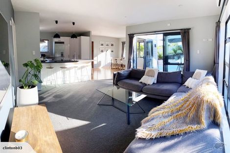 Photo of property in 24 Shadon Place, Stanmore Bay, Whangaparaoa, 0932