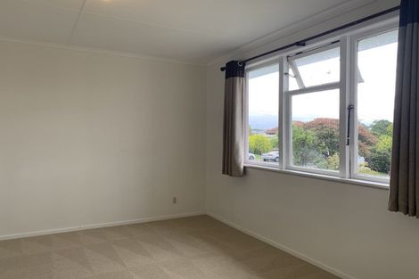 Photo of property in 1/8 Valdale Road, Henderson, Auckland, 0610