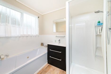 Photo of property in 9 Kimberley Grove, Westbrook, Palmerston North, 4412