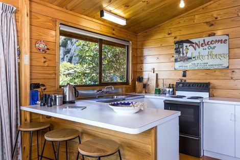 Photo of property in 17 Hinekapi Terrace, Kuratau, Turangi, 3381