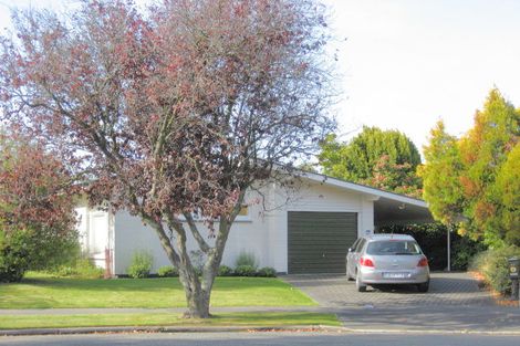 Photo of property in 28 Tuirau Place, Ilam, Christchurch, 8041