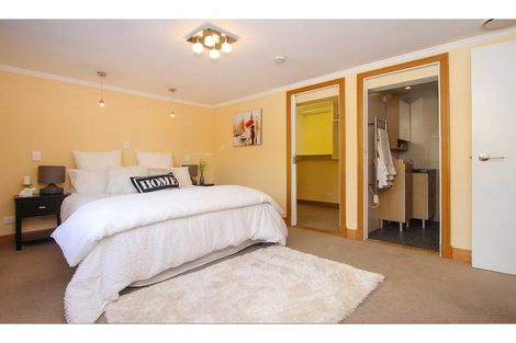 Photo of property in 24 Howard Road, Northcote, Auckland, 0627