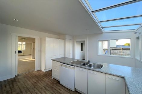 Photo of property in 22 Walker Road, Point Chevalier, Auckland, 1022