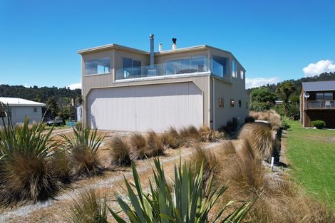 Photo of property in 5 The Parade, Okarito, Whataroa, 7886