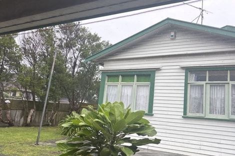 Photo of property in 64 Seaview Road, Paraparaumu Beach, Paraparaumu, 5032