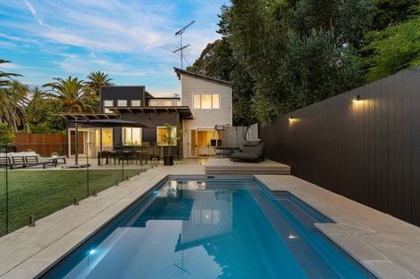 Photo of property in 890 Beach Road, Waiake, Auckland, 0630