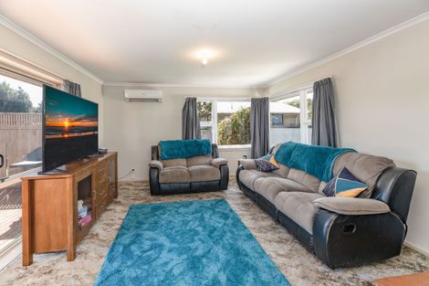 Photo of property in 17 Ariel Place, Aranui, Christchurch, 8061